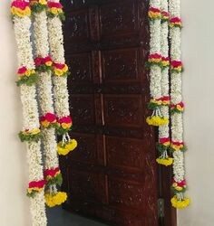 House warming flower door decoration