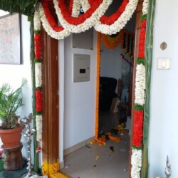 House warming flower decoration