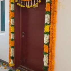 House warming flower decor