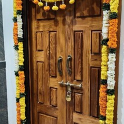 House warming flower decoration